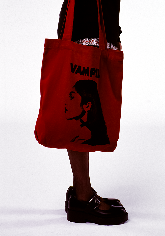 red vampire tote
